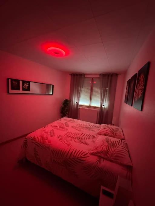 Luxury Room - Havre De Paix Avec Jacuzzi Prive Bar-le-Duc Esterno foto