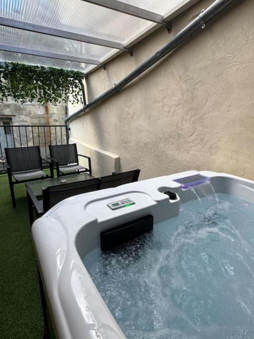 Luxury Room - Havre De Paix Avec Jacuzzi Prive Bar-le-Duc Esterno foto